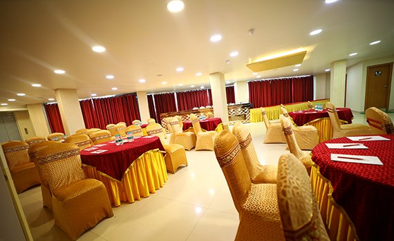 Top Hotel in Patna with Restaurant & Banquet Hall: Red Velvet