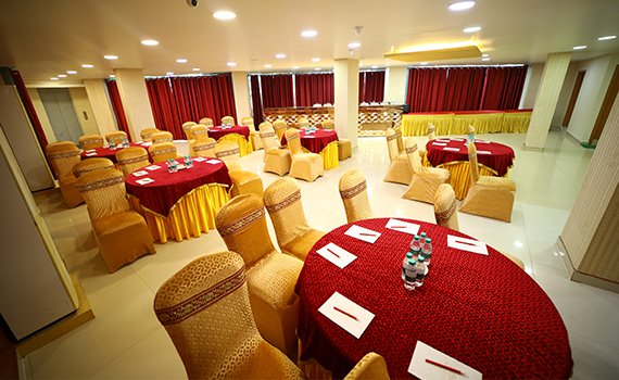 Top Hotel in Patna with Restaurant & Banquet Hall: Red Velvet