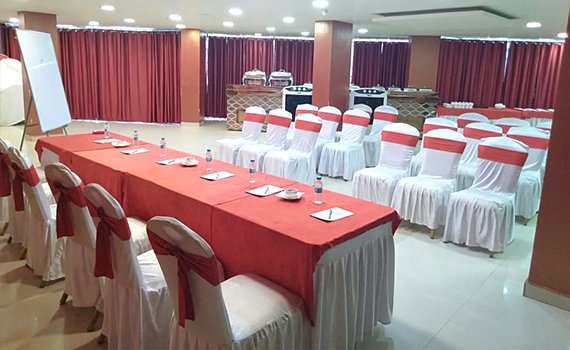 Top Hotel in Patna with Restaurant & Banquet Hall: Red Velvet